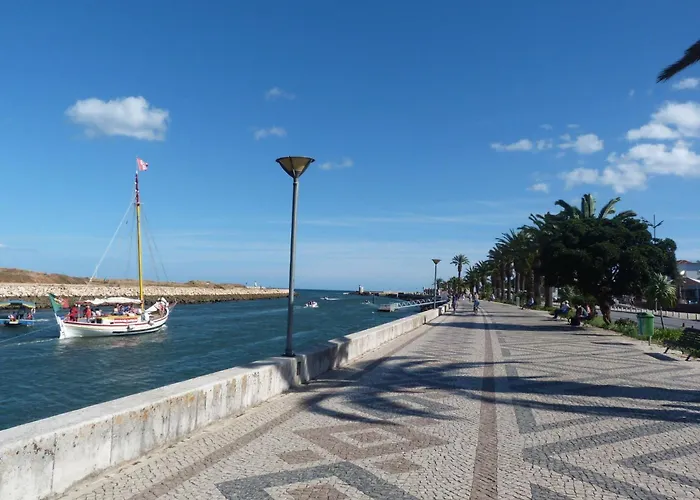 Fuer 4 Personen By Interhome